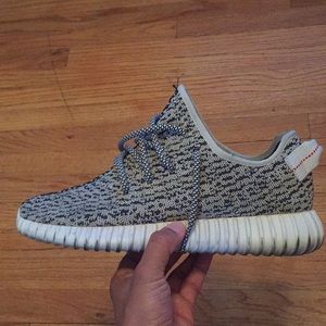 Yeezy 350 Boost “Turtle Dove”
